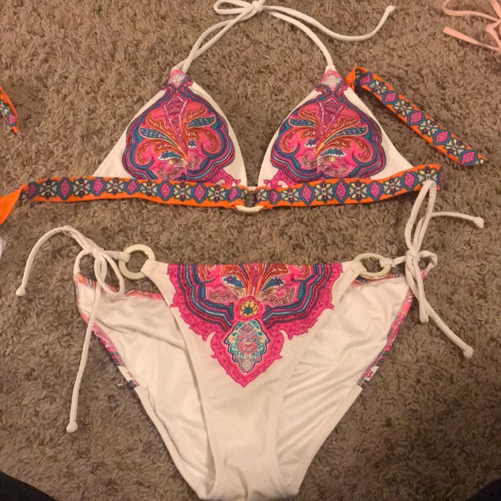 Victoria’s Secret super cute bikini!